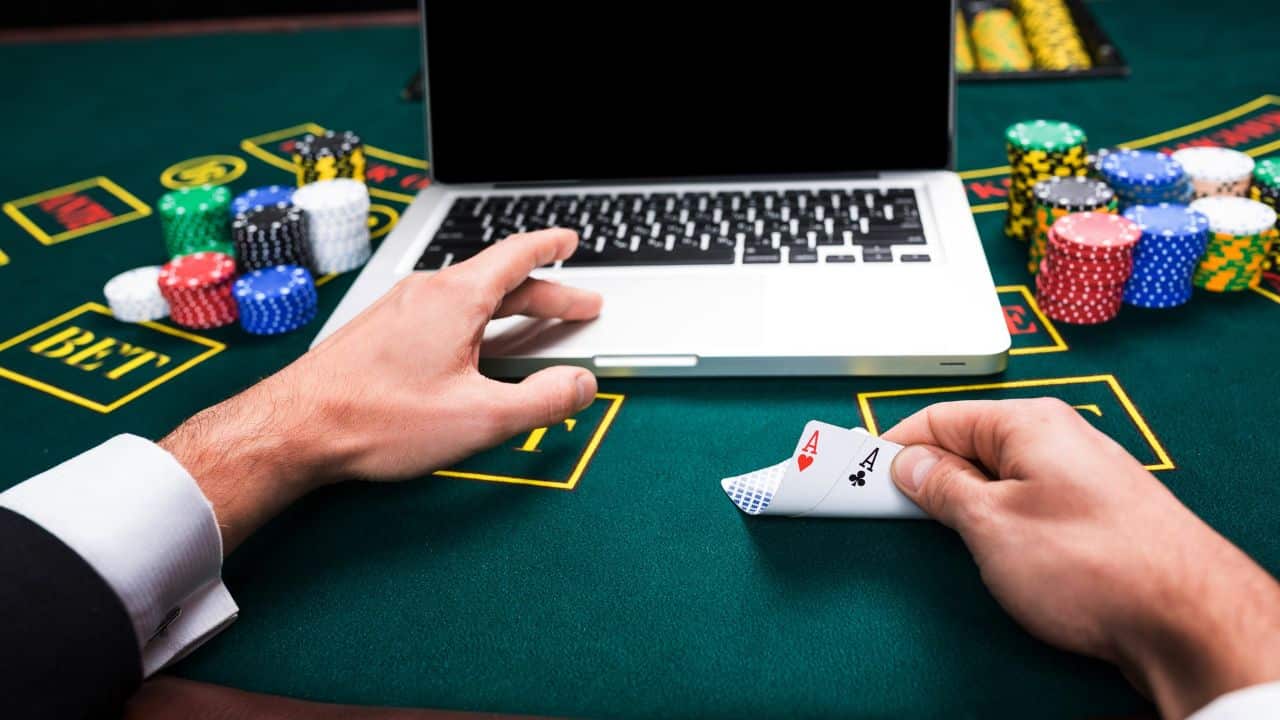 Classements des mains au poker en ligne